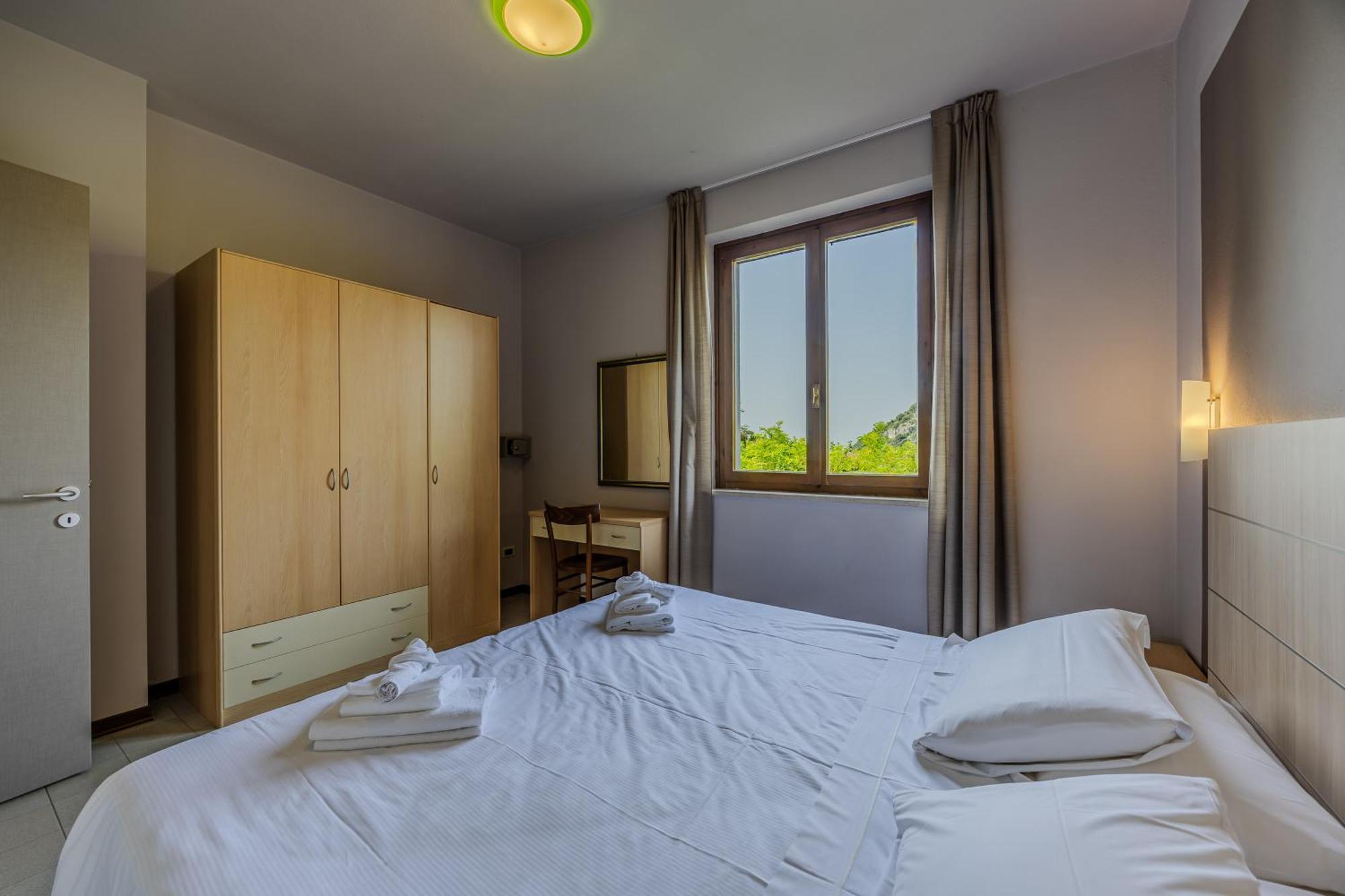 Residence San Michele Костермано Экстерьер фото